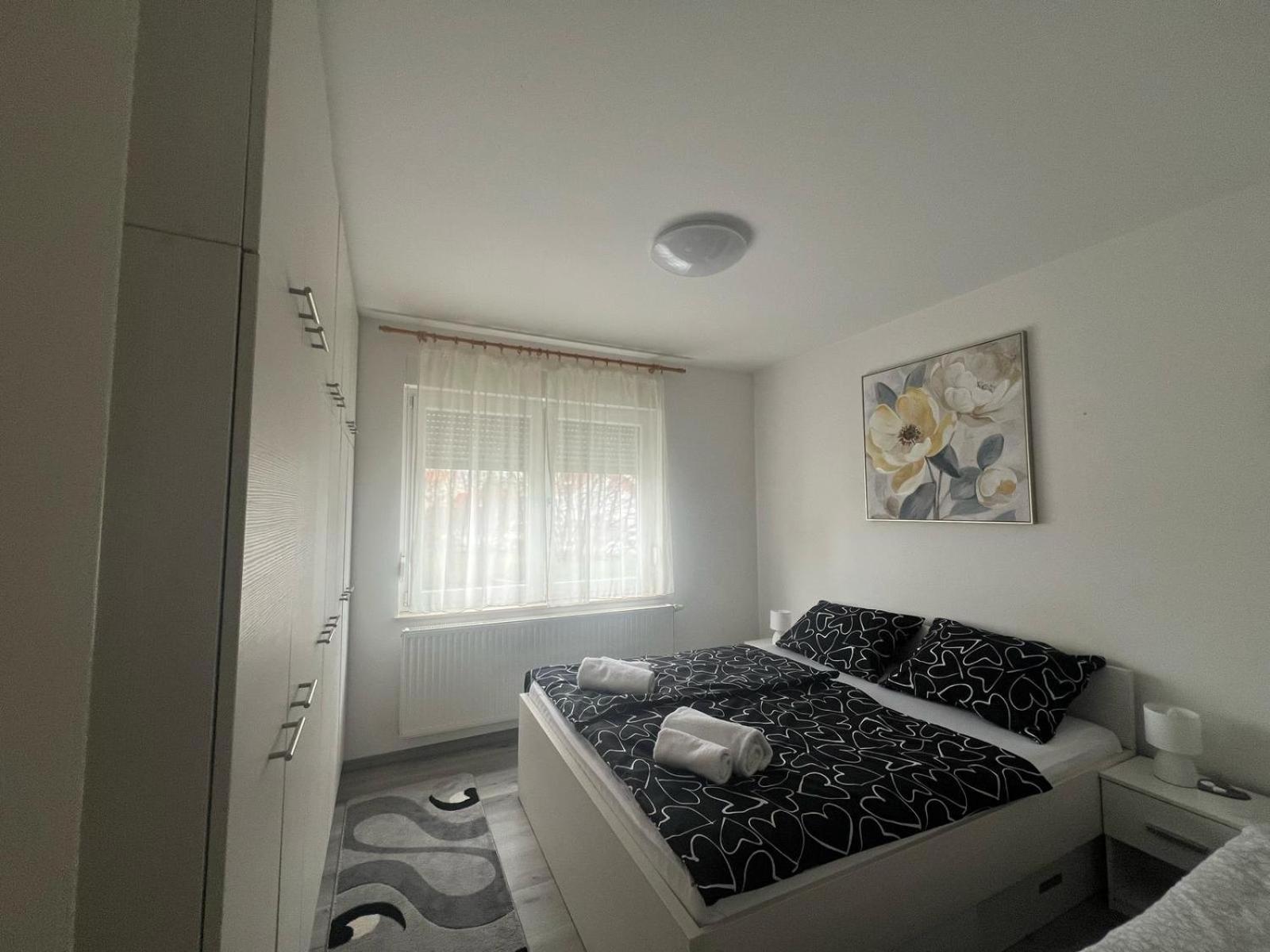 Apartment Centrum With Private Parking