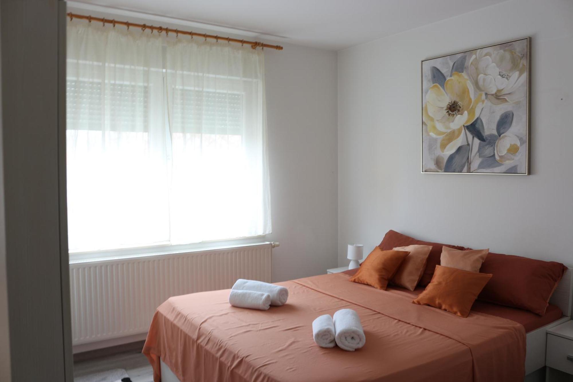Centrum With Private Parking Apartment *